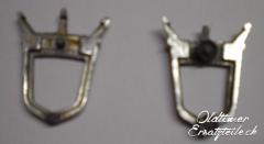 Drei Embleme für Ford Oldtimer